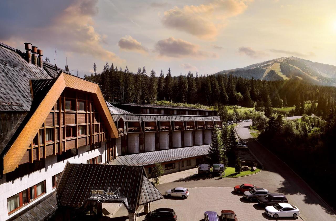 Hotel Grand Jasna Demänovská Dolina Eksteriør bilde