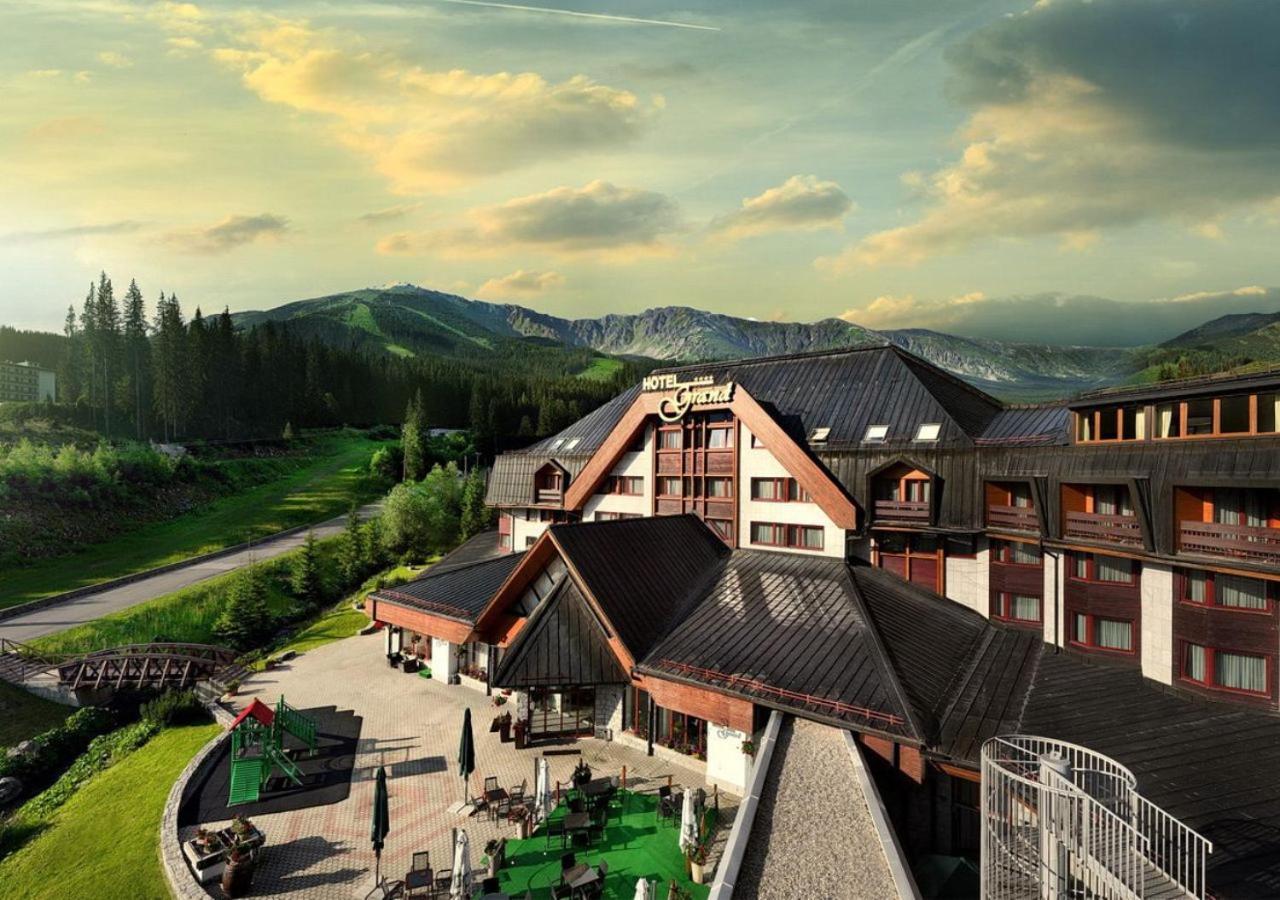 Hotel Grand Jasna Demänovská Dolina Eksteriør bilde
